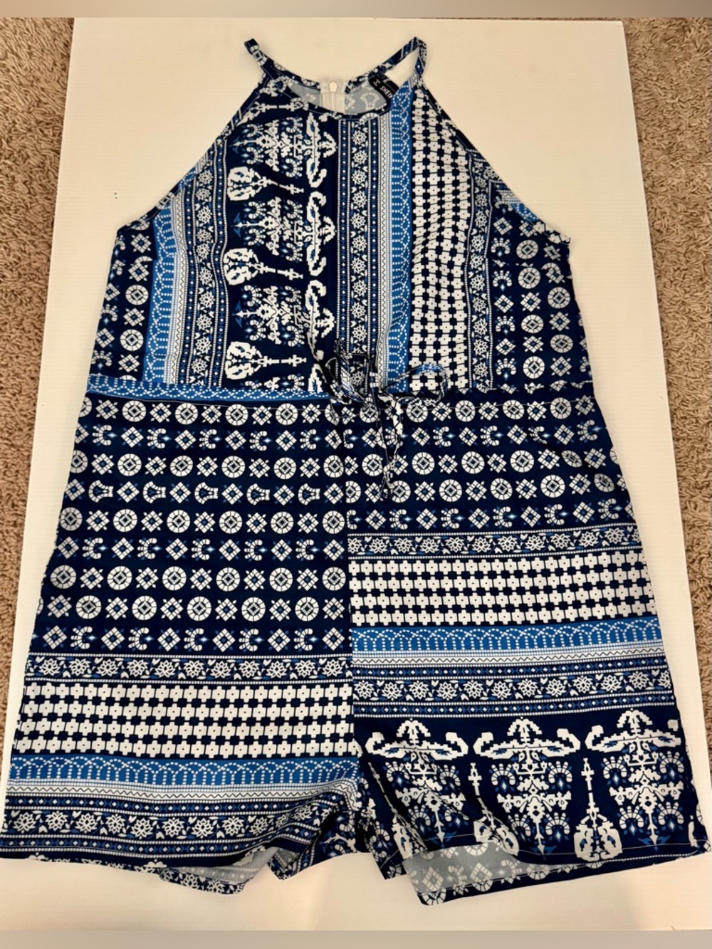 NWOT Blue & White Printed Halter Romper Size Large Zipper Tie Waist